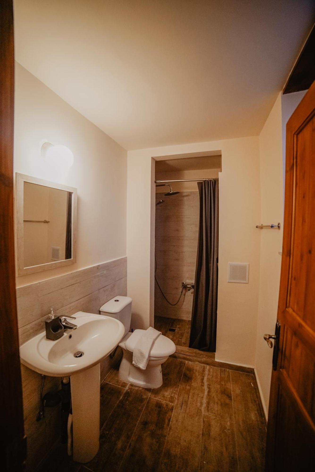 The Stonehouse Suites With Private Bath Spas Limassol Quarto foto